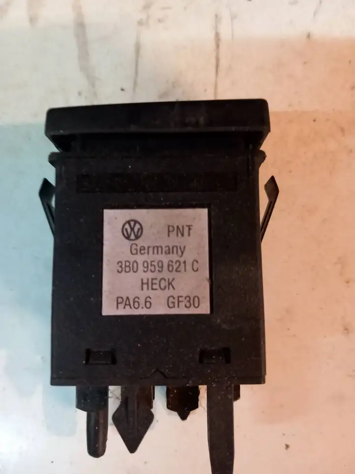 Volkswagen PASSAT B5.5 (2001 - 2005) 3B0959621C Кнопка обогрева стекла — фото 2
