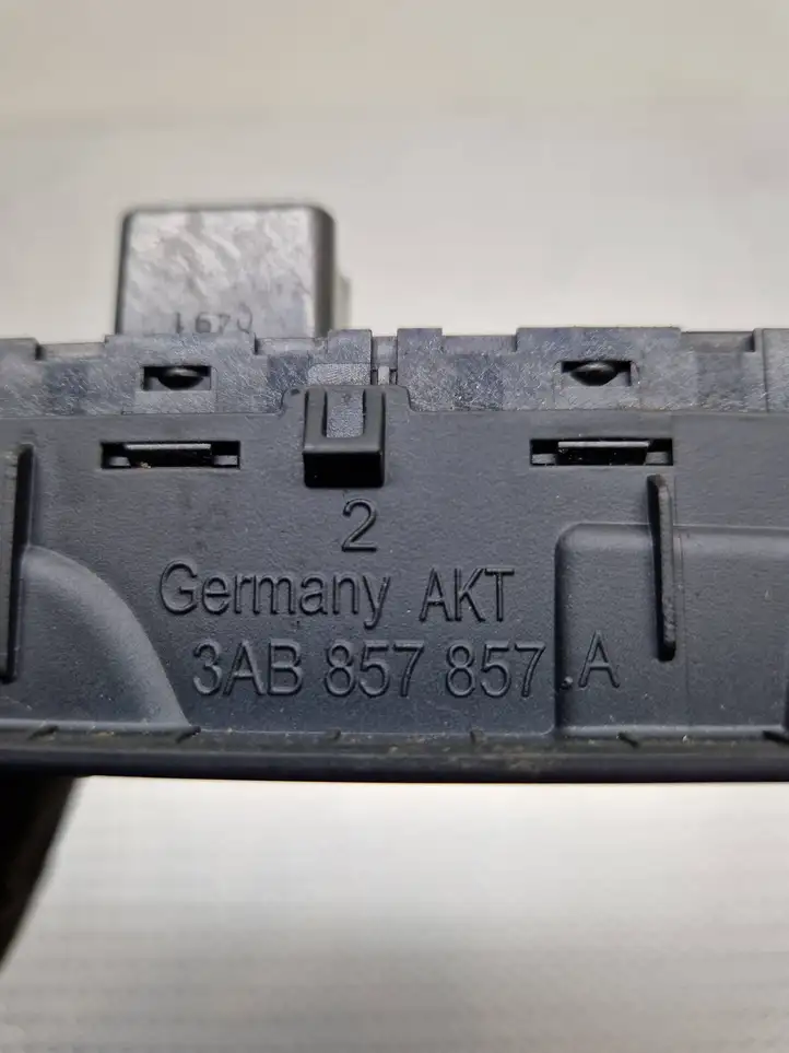 Volkswagen PASSAT B7 (2011 - 2014) 3AB857857A Кнопка стеклоподъемников — фото 2