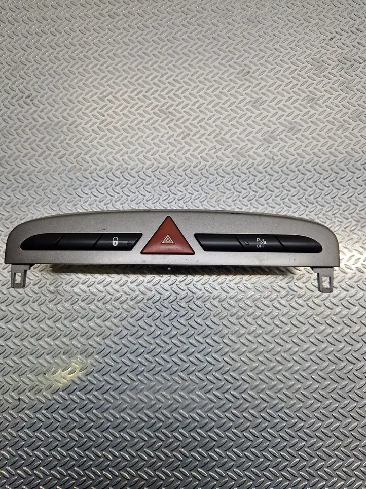 Peugeot 308 (2007 - 2013) 9659793577 Включатель аварийных фонарей — фото 1