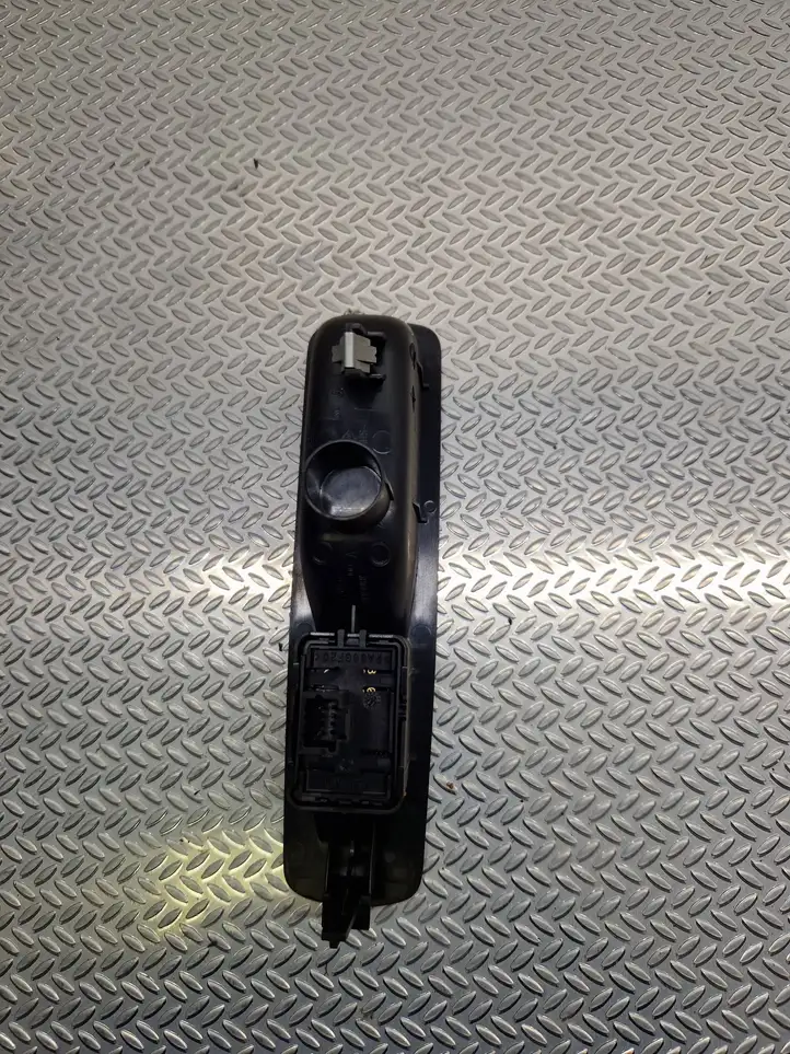 Renault Laguna III (2007 - 2015) 1008769 Блок кнопок стеклоподъемников — фото 3