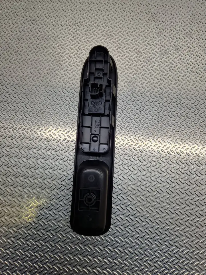 Peugeot 307 CC (2001 - 2005) 96351625XT Блок кнопок стеклоподъемников — фото 3