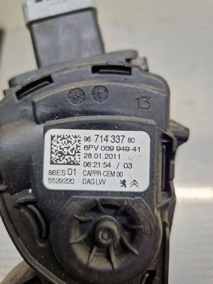 Peugeot 208 (2012 - 2015) 9671433780 Педаль акселератора — фото 2