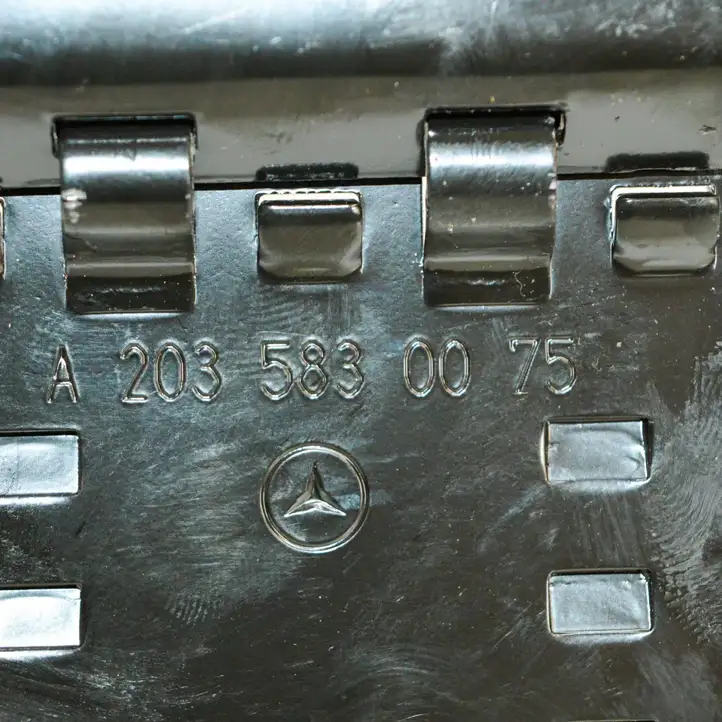 Mercedes-Benz CLC CL 203 (2008 - 2011) A2035830075 Прочие детали салона — фото 2