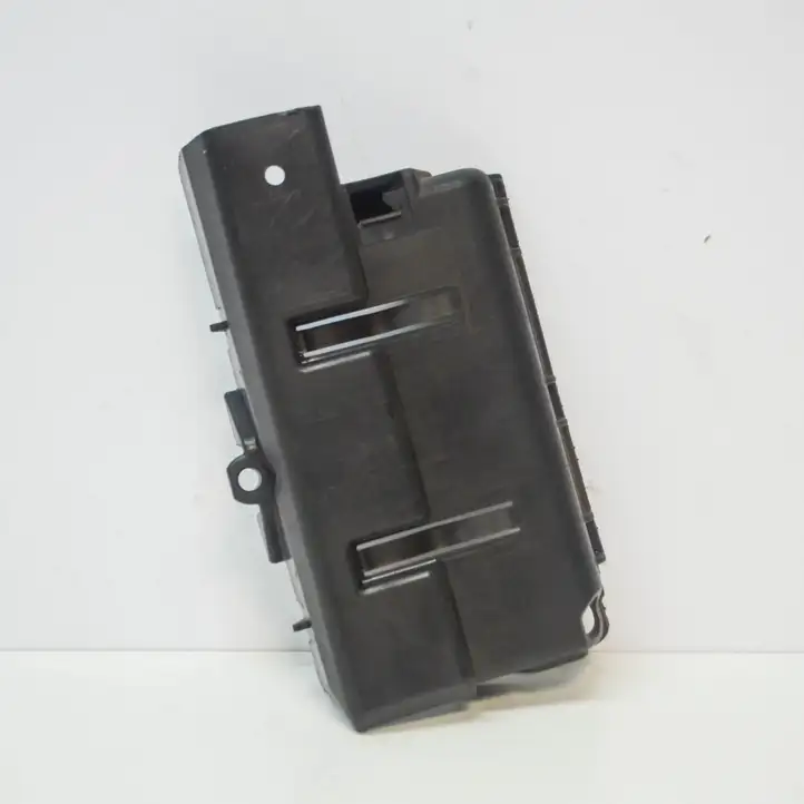 Mercedes-Benz A W176 (2012 - 2018) A2465410100 Прочие детали салона — фото 2