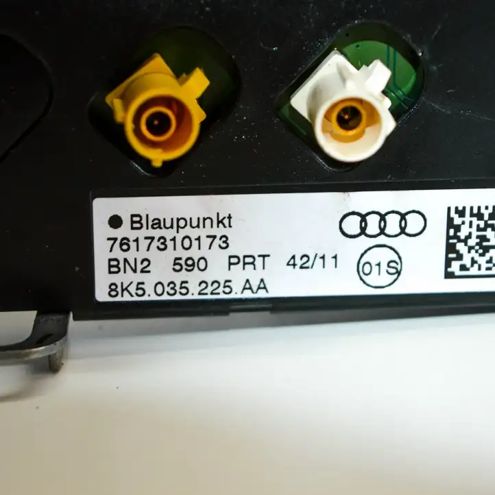 Audi A4 S4 B8 8K (2007 - 2011) 8K5035225AA Усилитель антенны — фото 3