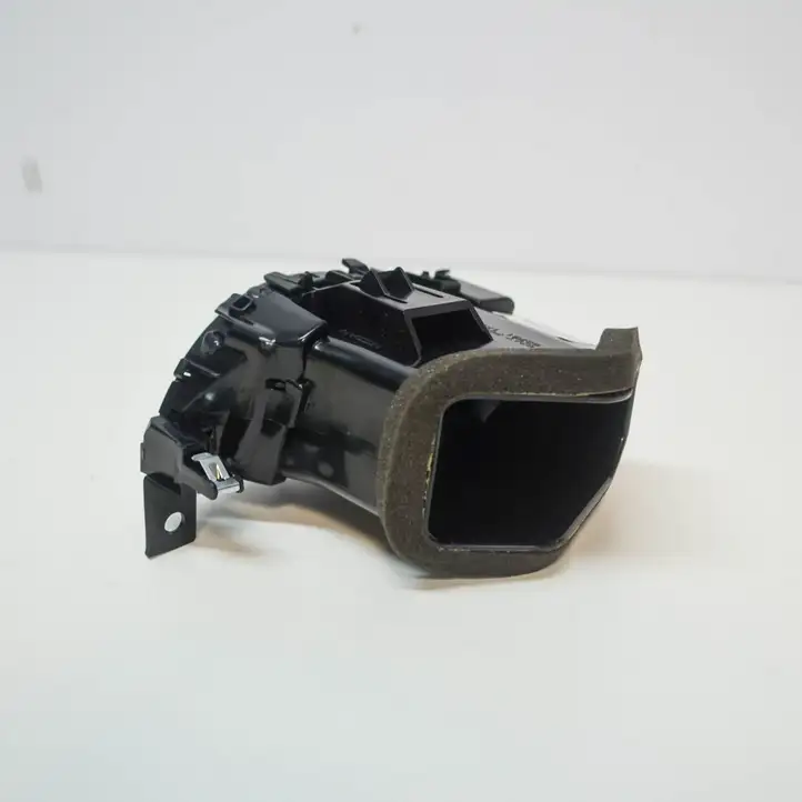 Nissan Juke I F15 (2010 - 2018) 687511KE0A Воздушная решетка панели — фото 2