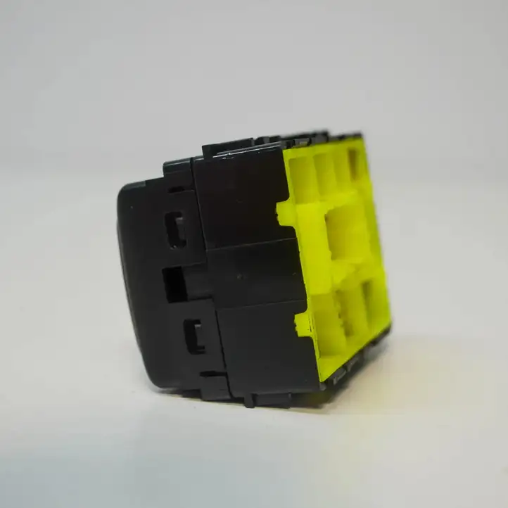 Nissan Juke I F15 (2010 - 2018) 5428K2 Кнопка фаркопа в багажнике — фото 2
