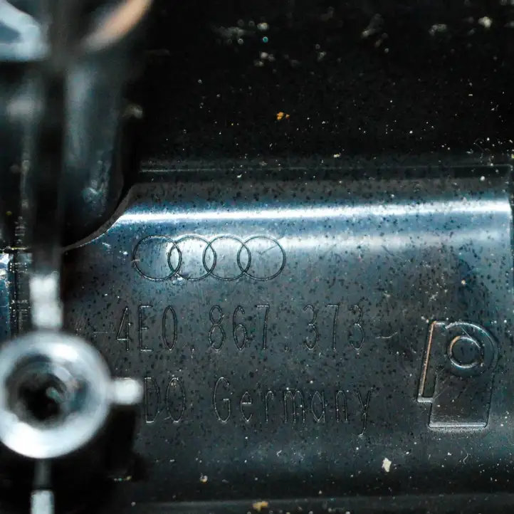 Audi A8 S8 D3 4E (2007 - 2010) 4E0867373 Прочие детали салона — фото 3