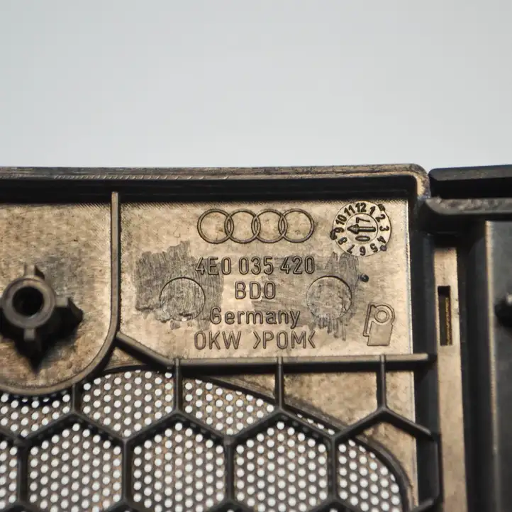 Audi A8 S8 D3 4E (2007 - 2010) 4E0035420 Накладка центрального динамика — фото 6