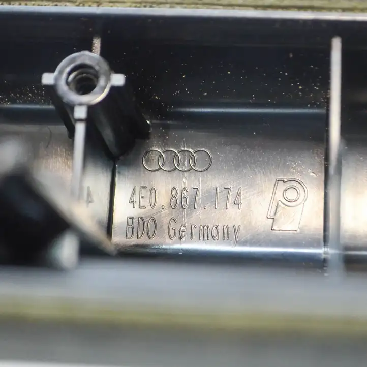 Audi A8 S8 D3 4E (2007 - 2010) 4E0867174 Прочие детали салона — фото 5