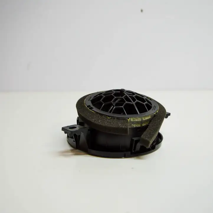 Nissan Juke I F15 (2010 - 2018) 687601KE0A Воздушная решетка панели — фото 2
