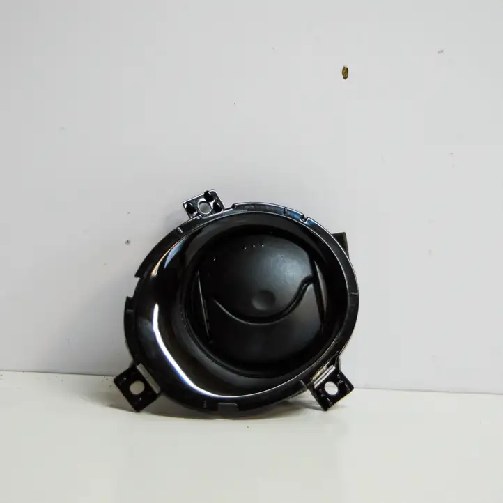 Nissan Juke I F15 (2010 - 2018) 687601KE0A Воздушная решетка панели — фото 4
