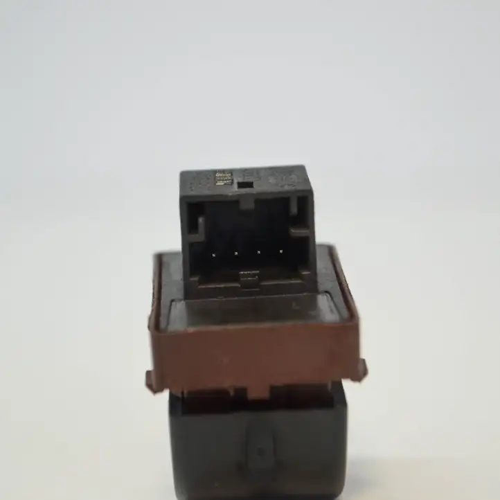 Audi A4 S4 B8 8K (2007 - 2011) 8K0959831A Кнопка закрытия багажника — фото 4