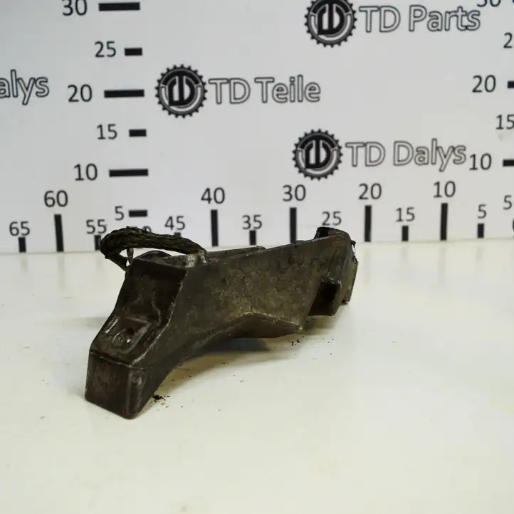 BMW 3 E90 E91 (2005 - 2012) 6775041 Кронштейн двигателя — фото 4