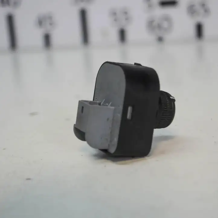 Audi A4 S4 B8 8K (2007 - 2011) 8K0959565 Кнопка фаркопа в багажнике — фото 3