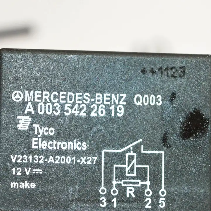 Mercedes-Benz C W204 (2007 - 2014) A0035422619 Реле аварийных фонарей — фото 6