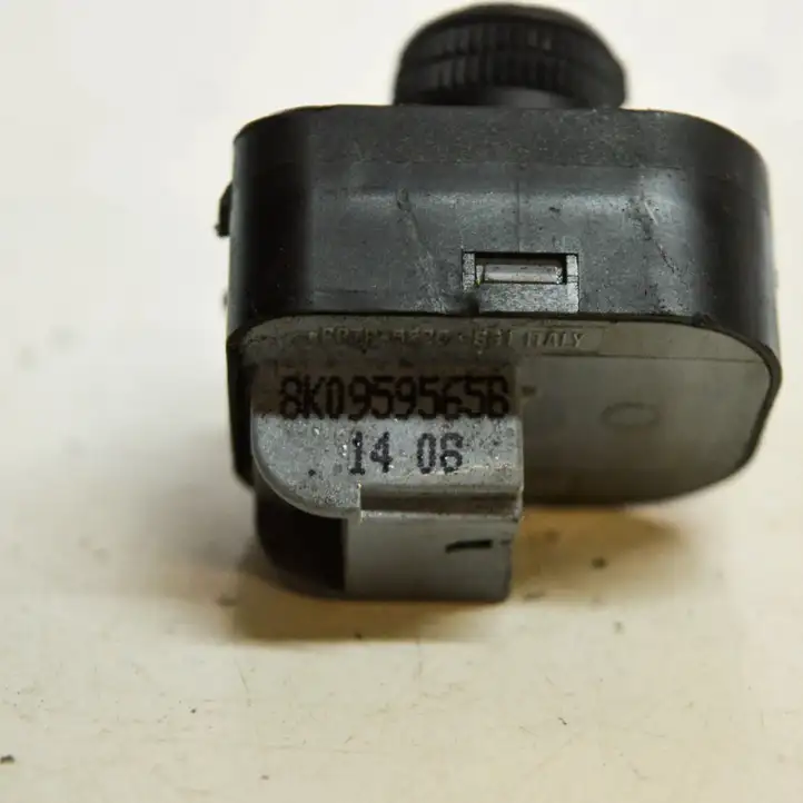Audi A4 S4 B8 8K (2007 - 2011) 8K0959565B Кнопка фаркопа в багажнике — фото 5