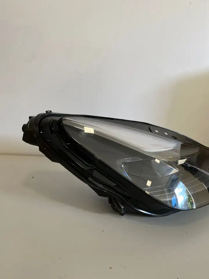 Tesla Model 3 (2017 - 2023) 151495300C Передняя фара — фото 2