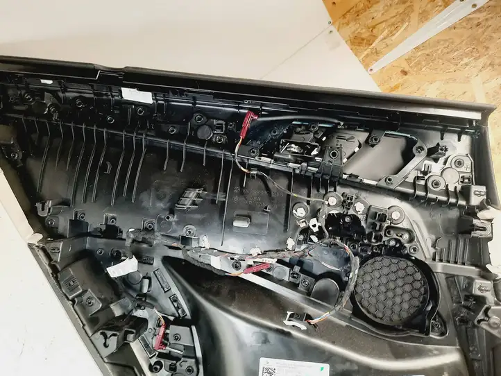BMW X5 G05 (2018 - ) 11706112 Обшивка передней двери — фото 25