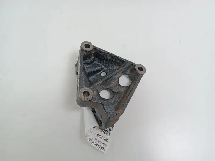 Toyota Prius Prime (2017 - ) 12315-37060 Кронштейн двигателя — фото 3