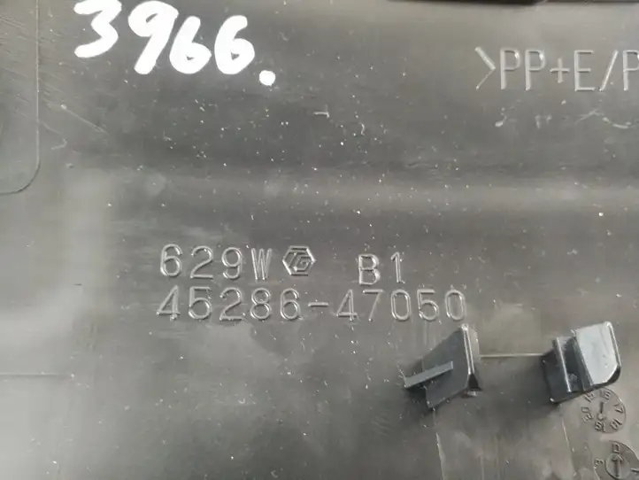 Toyota Prius Prime (2017 - ) 45286-47050 Обшивка рулевой колонки — фото 2