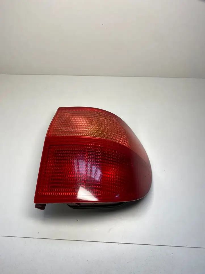 Seat Alhambra (Mk1) (1996 - 2000) 907338335 Задний фонарь в кузове — фото 1