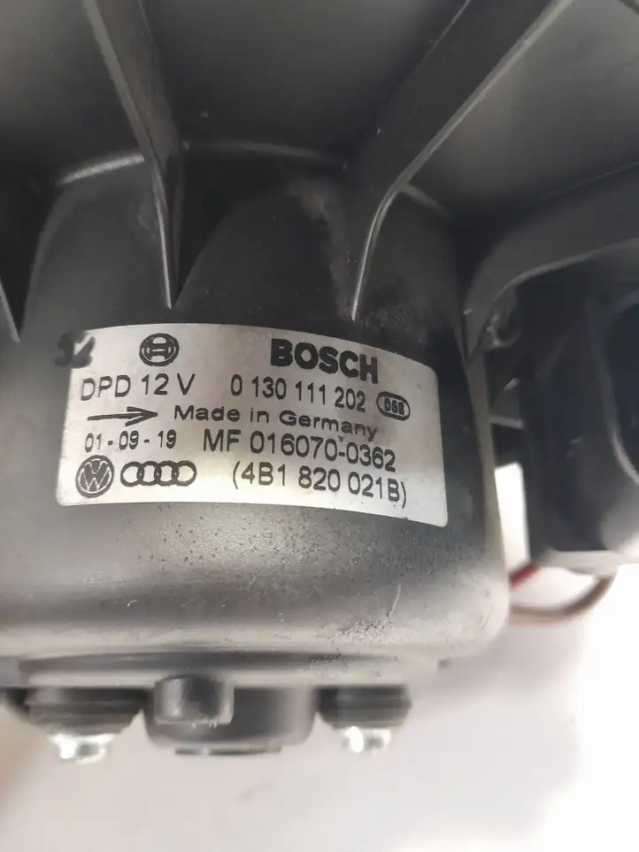 Audi A6 S6 C5 4B (1997 - 2001) 4B1820021B Вентилятор печки — фото 2