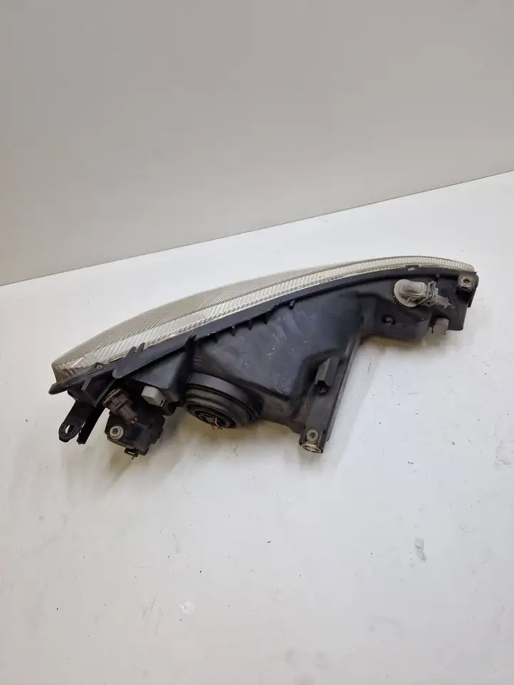 Peugeot 206 (1998 - 2012) Передняя фара — фото 2