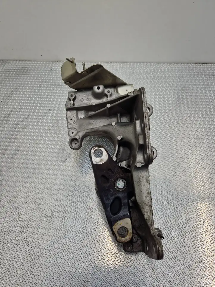 Nissan Qashqai (2006 - 2010) 11220JD700 Опора двигателя — фото 3
