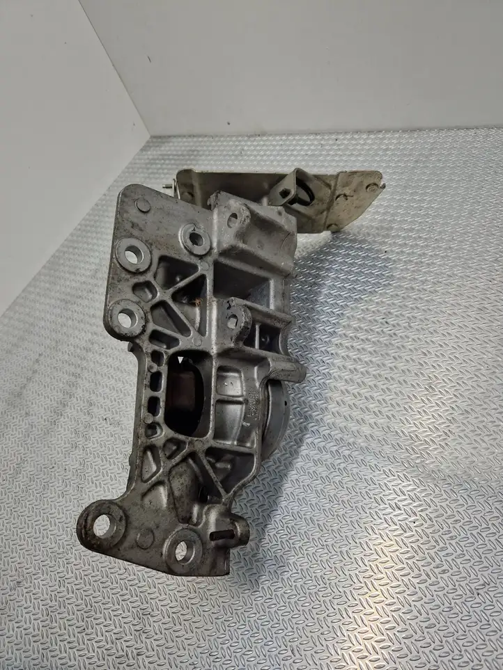 Nissan Qashqai (2006 - 2010) 11220JD700 Опора двигателя — фото 4