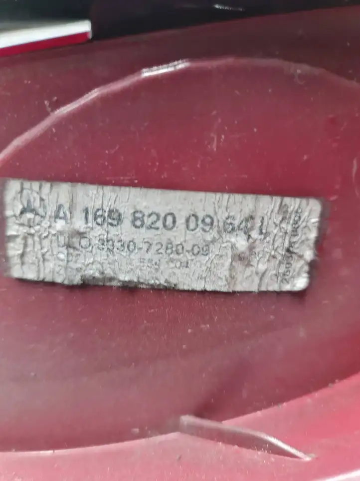 Mercedes-Benz A W169 (2004 - 2012) A1698200964 Задний фонарь в кузове — фото 2