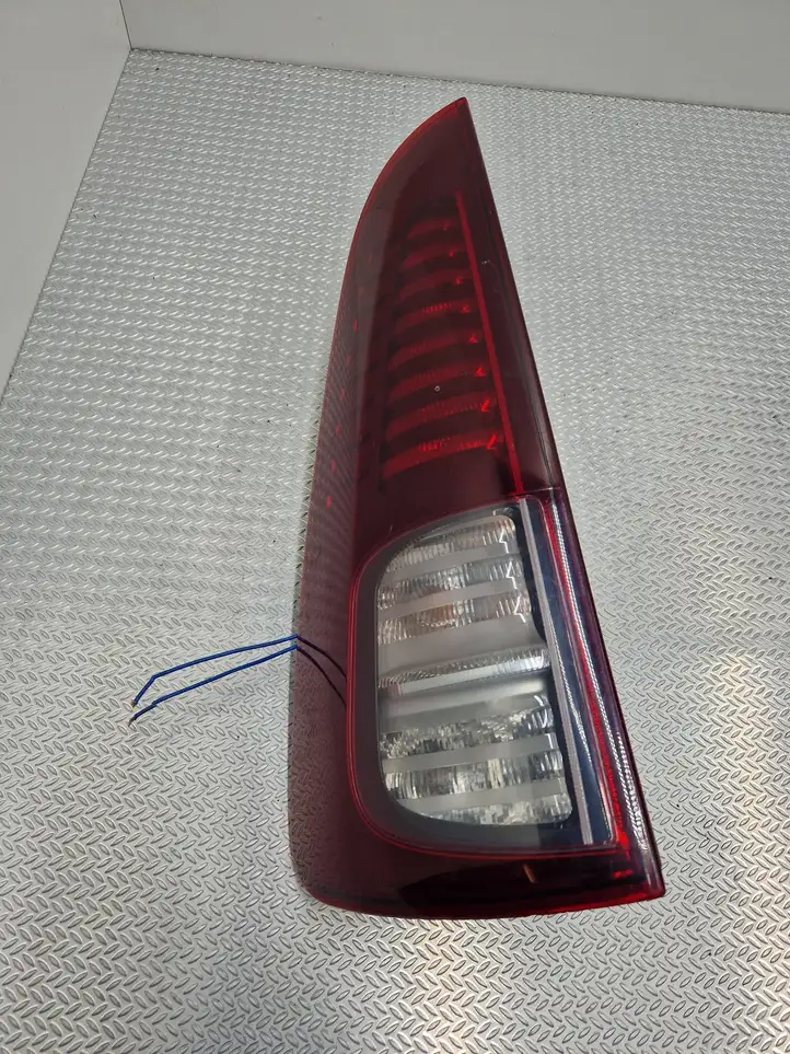 Renault Espace - Grand espace IV (2004 - 2014) 8200394722 Задний фонарь в кузове — фото 1