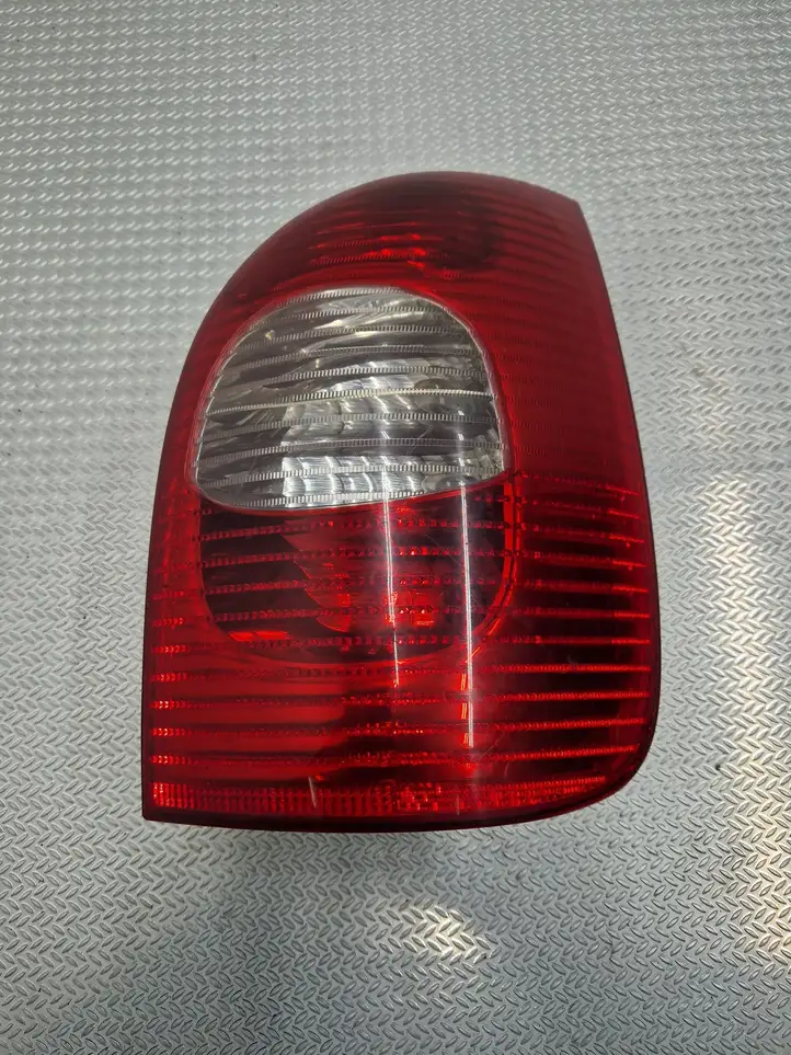 Citroen Xsara Picasso (1999 - 2012) 9650005780 Задний фонарь в кузове — фото 1