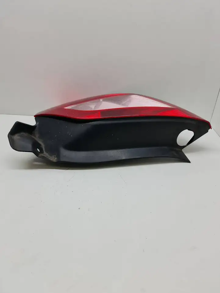 Renault Megane II (2002 - 2005) 8200073237 Задний фонарь в кузове — фото 4