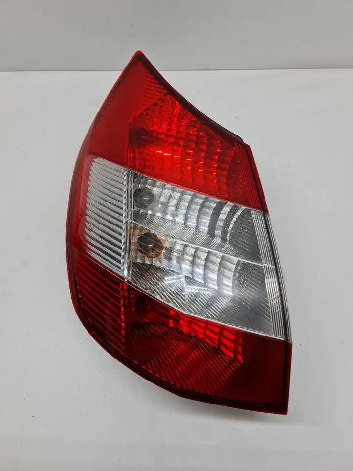 Renault Scenic II - Grand scenic II (2003 - 2006) 15911500 Задний фонарь в кузове — фото 1