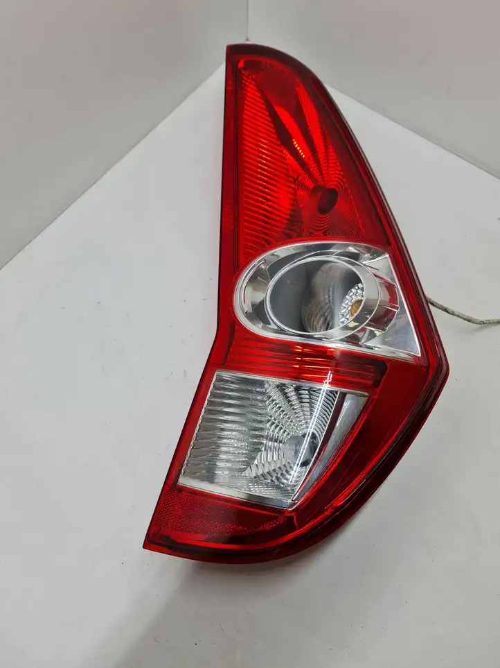 Opel Agila B (2007 - 2016) 35603-51K00 Задний фонарь в кузове — фото 1