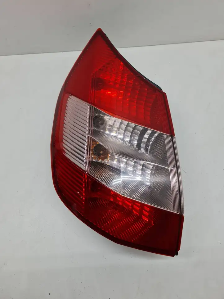 Renault Scenic II - Grand scenic II (2003 - 2006) 15911500 Задний фонарь в кузове — фото 1
