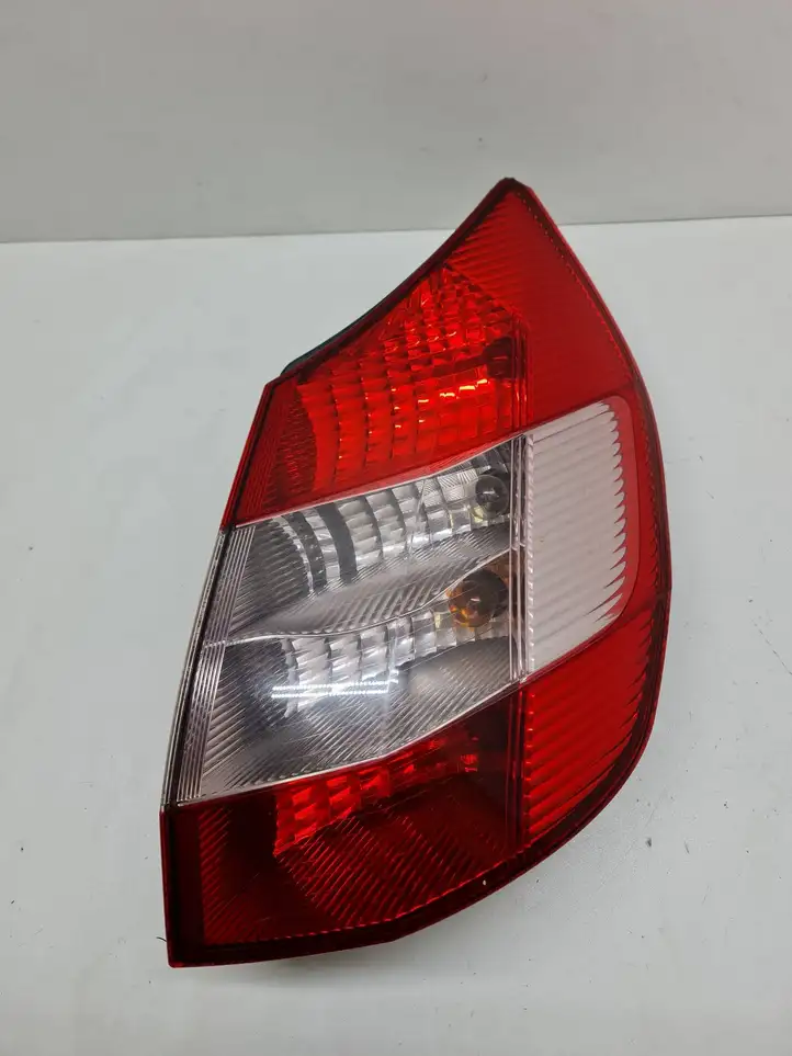 Renault Scenic II - Grand scenic II (2003 - 2006) 15911600 Задний фонарь в кузове — фото 1