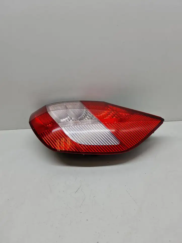 Renault Scenic II - Grand scenic II (2003 - 2006) 15911600 Задний фонарь в кузове — фото 8