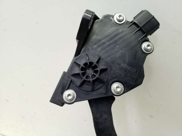 Toyota Prius+ (ZVW40) (2011 - 2018)  7811012050 Педаль акселератора