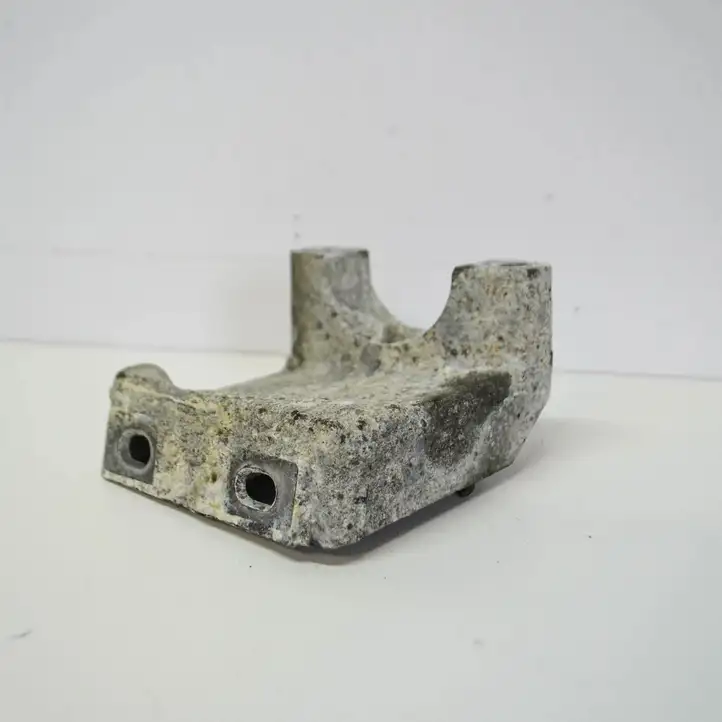 BMW 5 E60 E61 (2004 - 2010) 7010593 Кронштейн двигателя — фото 4
