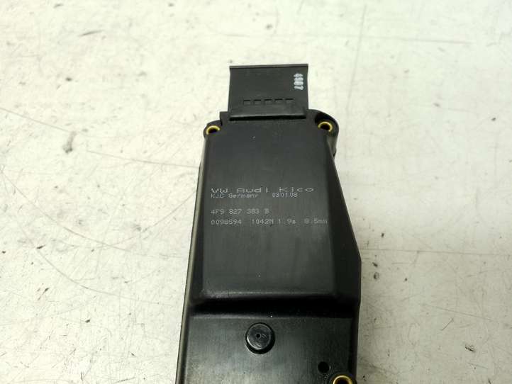 Audi Q7 (2005 - 2009)  4F9827383B Притягиватель задней крышки