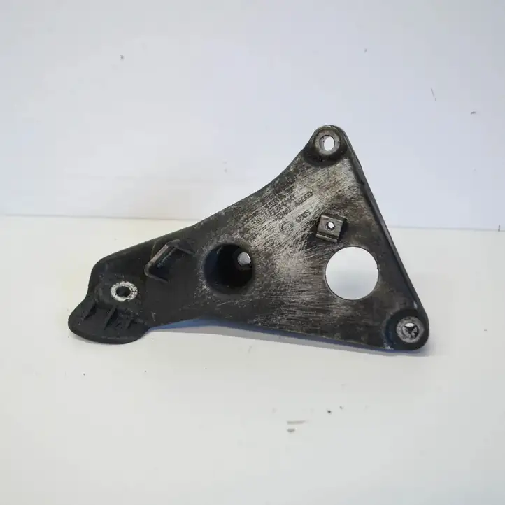 BMW 5 E60 E61 (2004 - 2010) 6777053 Кронштейн двигателя — фото 1
