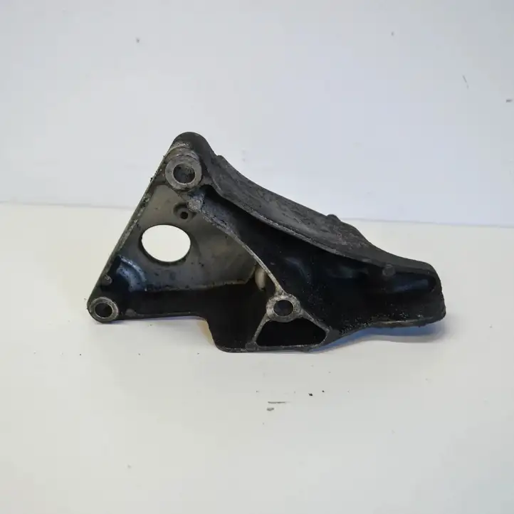 BMW 5 E60 E61 (2004 - 2010) 6777053 Кронштейн двигателя — фото 3