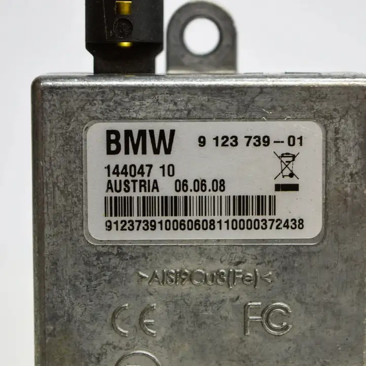 BMW 5 E60 E61 (2004 - 2010) 9123739 Усилитель антенны — фото 5