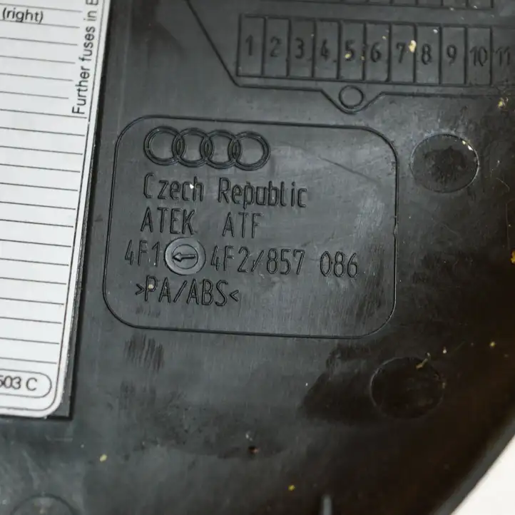 Audi A6 S6 C6 4F (2008 - 2011) 4F1857086 Боковая отделка панели приборов — фото 4