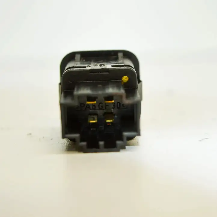 Seat Exeo (3R) (2008 - 2013) 3R0927121B Кнопка фаркопа в багажнике — фото 4