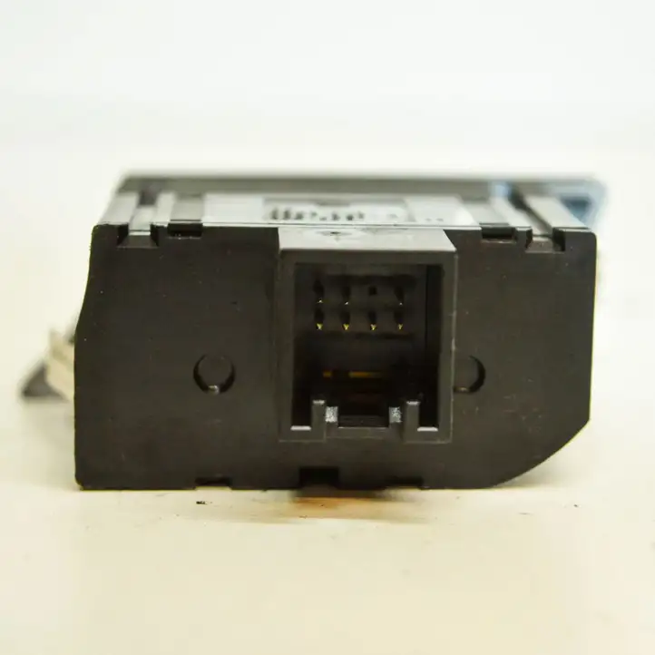 Seat Exeo (3R) (2008 - 2013) 3R2919094A Кнопка фаркопа в багажнике — фото 4