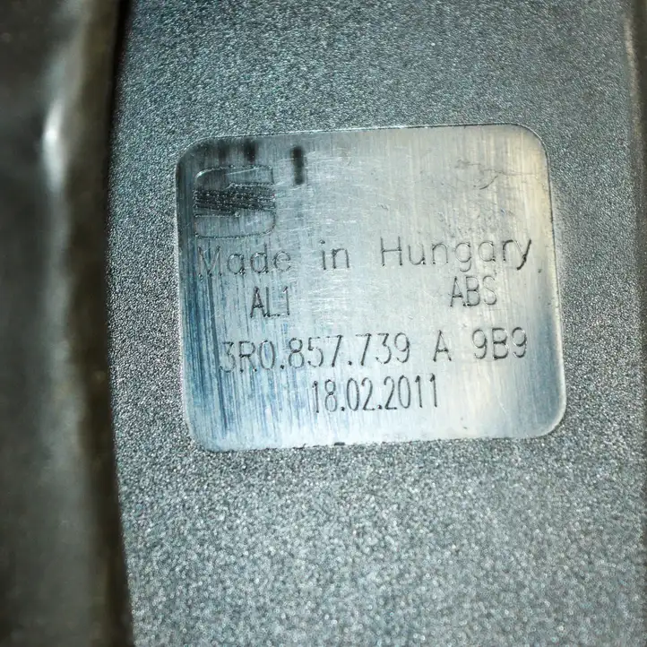 Seat Exeo (3R) (2008 - 2013) 3R0857739A Задний средний замок ремня — фото 4