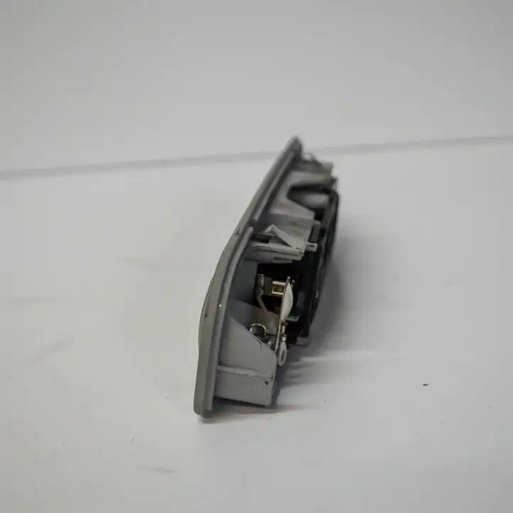 Audi A4 S4 B7 8E 8H (2004 - 2009) 8E0947111A Передняя подсветка — фото 2
